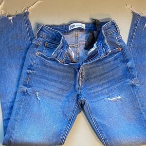 Zara Women's Light Blue Ripped Skinny Jeans